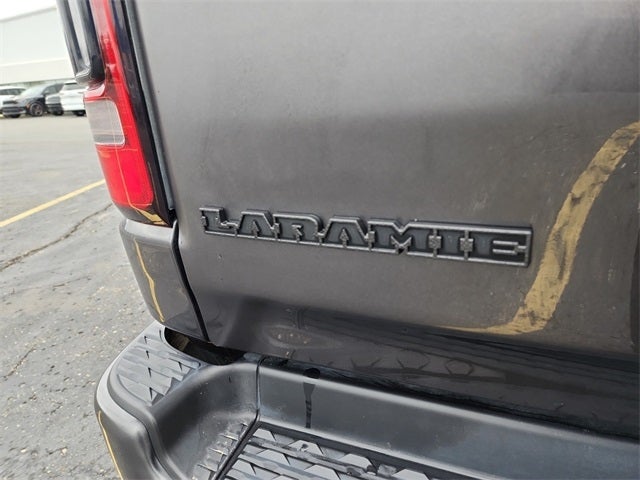 2022 RAM 1500 Laramie Crew Cab 4x4 5'7' Box
